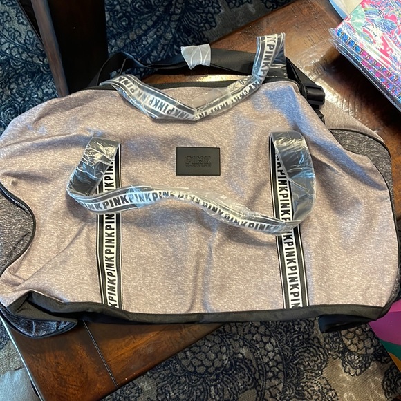 PINK Travel Gym Duffel Bag XL - Picture 1 of 8